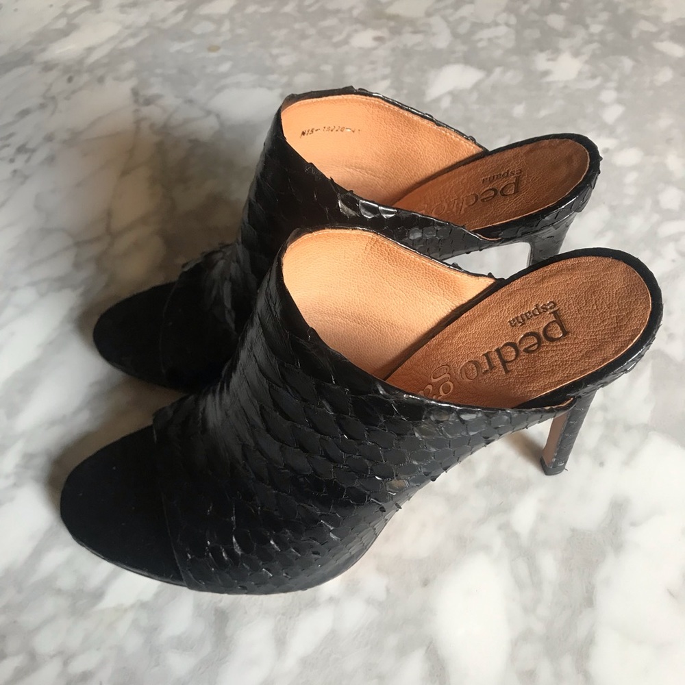 Pedro Garcia Black Python Mule Heels Size 41 - image 2